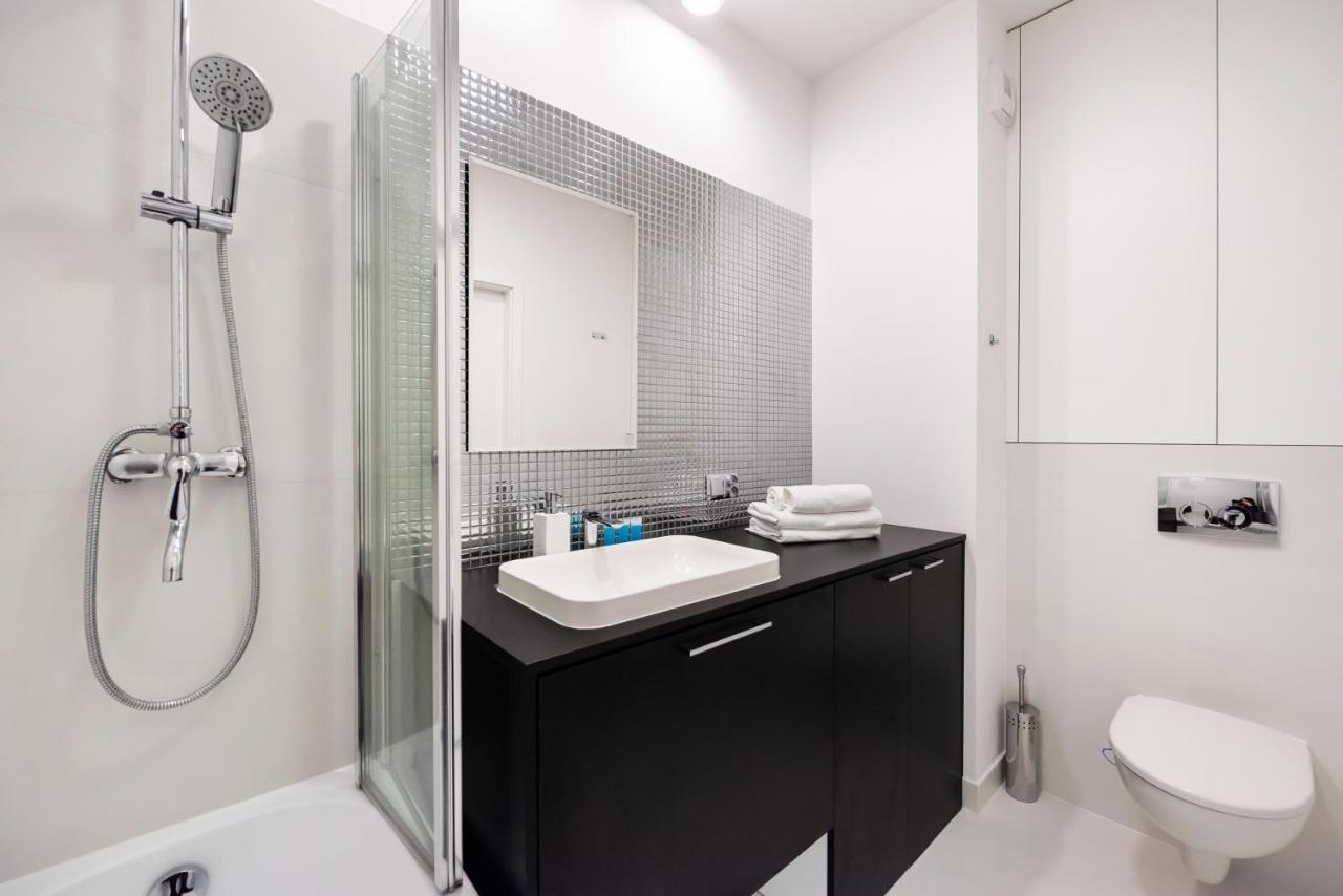 Wola Bloom Apartment Warsaw